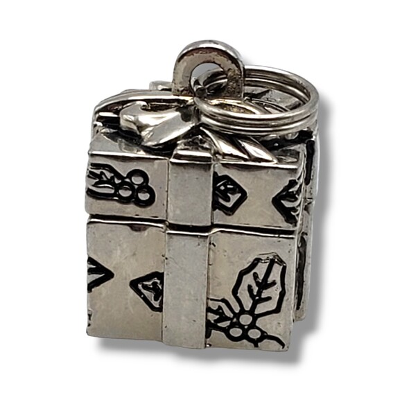 Ganz The Little Christmas Gift Prayer Box Charm Pendant Holly Magnetic Holiday - Picture 1 of 6